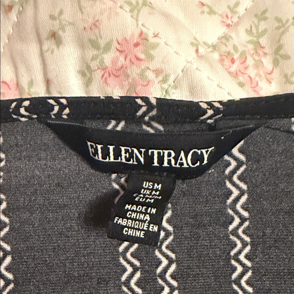 Ellen Tracy Gray Zigzag Pattern Top - image 3